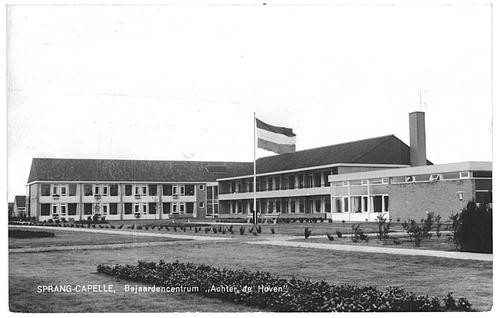 958237	Sprang Capelle	1979 Bejaardencentrum	Achter de Hoven, Verzamelen, Ansichtkaarten | Nederland, Gelopen, Noord-Brabant, 1960 tot 1980