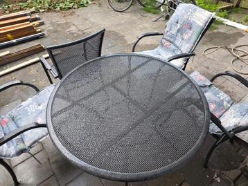 Tuinset met ronde tafel + 4 stoelen + kussens beschikbaar voor biedingen