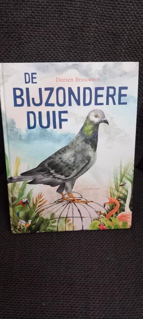 De Bijzondere Duif - Dorien Brouwers, Boeken, Natuur, Zo goed als nieuw, Ophalen of Verzenden