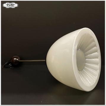 Prachtige Art deco opaline plafondlampen met pendel  beschikbaar voor biedingen