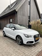 Nette Audi A1 Sportback 1.6 TDI 66KW SB 2014 Wit Zwart Dak, Voorwielaandrijving, A1, Zwart, 4 cilinders