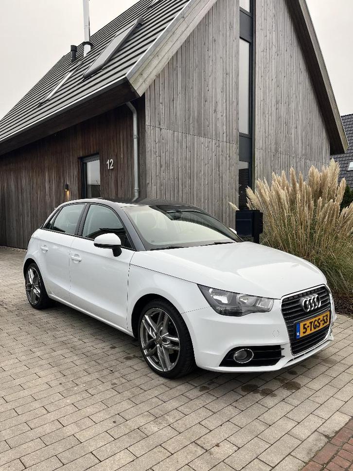 Nette Audi A1 Sportback 1.6 TDI 66KW SB 2014 Wit Zwart Dak, Auto's, Audi, Particulier, A1, ABS, Airbags, Airconditioning, Bluetooth