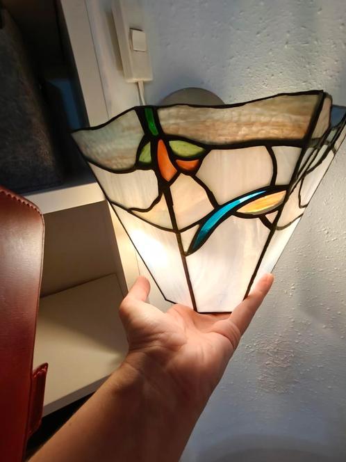 Mooi Tiffany wandlamp glas in lood puntgaaf, Huis en Inrichting, Lampen | Wandlampen, Zo goed als nieuw, Glas, Ophalen of Verzenden