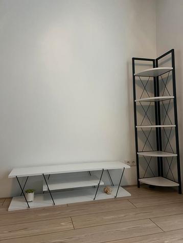 Tv meubel- Boeken kast voor €40 en €35!!