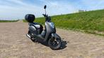 Sym Mio 50 I + helm en koffer, Fietsen en Brommers, Gebruikt, Maximaal 45 km/u, Benzine, Ophalen