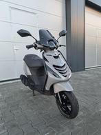 Piaggio Zip 4T Scooter Glans Nardo Grey FULL OPTION (Brom), Ophalen, Zo goed als nieuw, Piaggio Zip