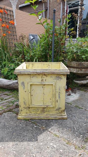 Twee houten plantenbakken brocante. Nooit gebruikt.  beschikbaar voor biedingen