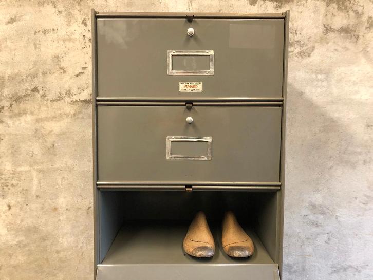 Roneo vintage industriele kleppenkast schoenenkast Frankrijk, Huis en Inrichting, Kasten | Schoenenkasten, Gebruikt, Ophalen