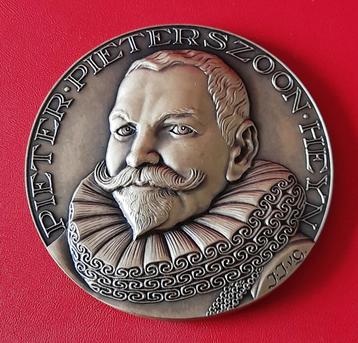 Bronzen penning zeeheld Pieter Pieterszoon Heyn beschikbaar voor biedingen