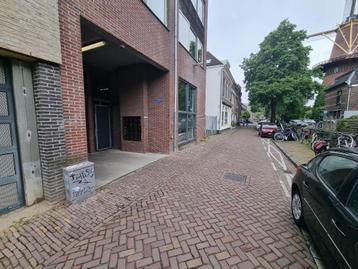 Parkeerplaats Gruttersdijk 32 te koop (Utrecht centrum) beschikbaar voor biedingen