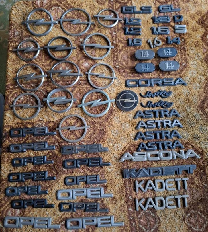 OPEL EMBLEMEN VEEL, Verzamelen, Automerken, Motoren en Formule 1, Gebruikt, Auto's, Verzenden