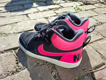Nike 37,5 beschikbaar voor biedingen