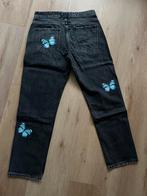 Zwarte spijkerbroek met vlinders - Maat 32, Kleding | Heren, Spijkerbroeken en Jeans, Ophalen of Verzenden, Zo goed als nieuw