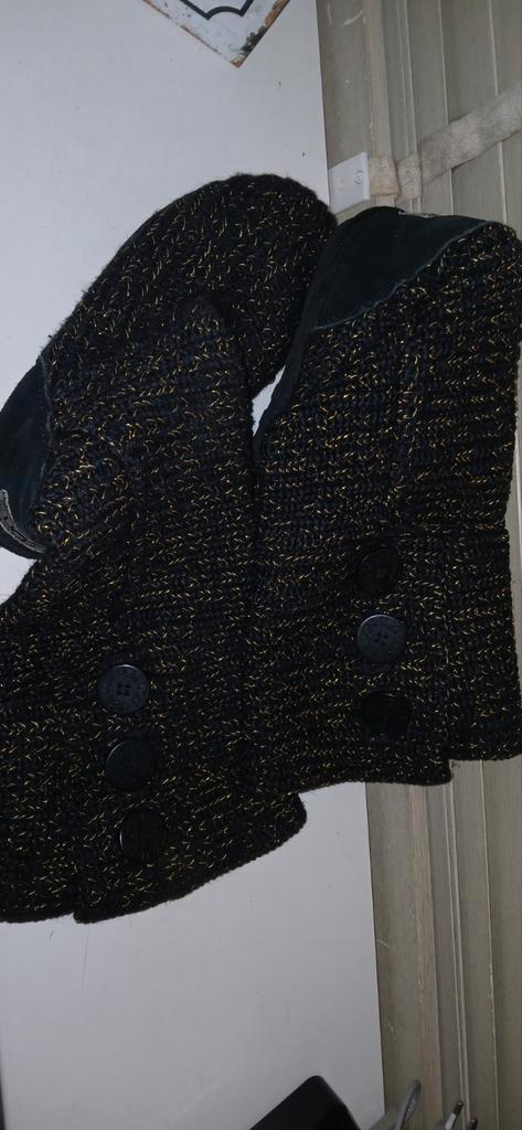 UGG Cardy Knitted Boots Zwart/Goud - Maat 39, Kleding | Dames, Schoenen, Zo goed als nieuw, Lage of Enkellaarzen, Zwart, Ophalen of Verzenden