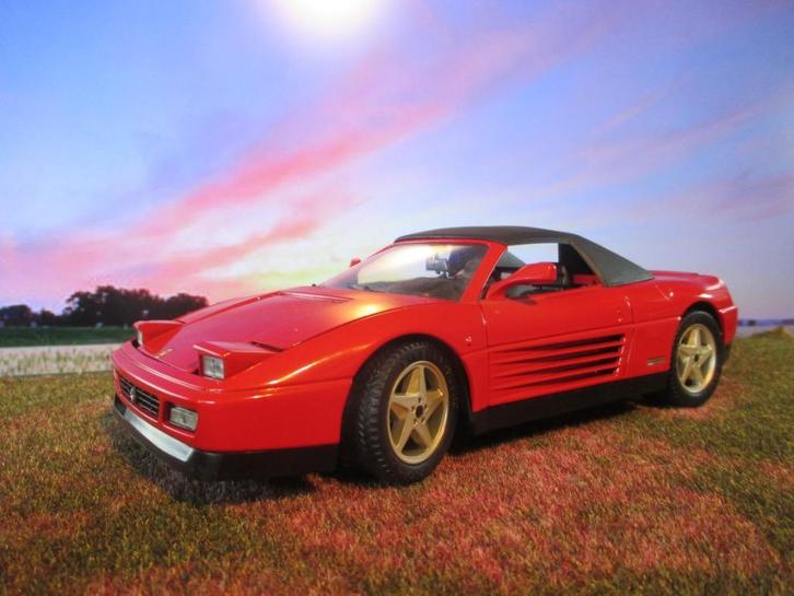 1/18 Ferrari 348 Spider - Mira Rood met gesloten cabrio-kap, Hobby en Vrije tijd, Modelauto's | 1:18, Zo goed als nieuw, Bburago