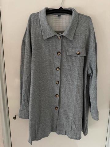 Blouse Maat 52 beschikbaar voor biedingen