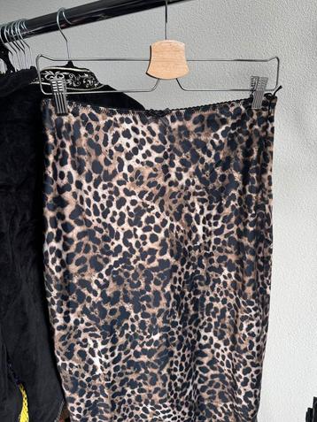 Zara satijnen look midi rok met luipaard print beschikbaar voor biedingen
