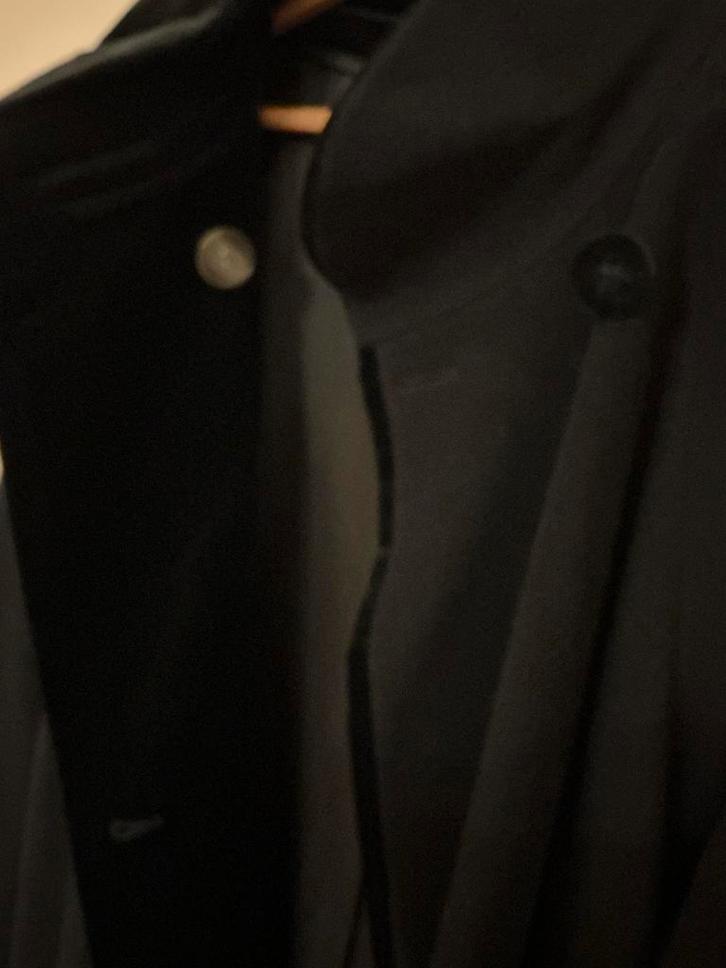 Elegante zwarte wollen damesmantel met kasjmier, maat 44, Kleding | Dames, Jassen | Winter, Gedragen, Maat 42/44 (L), Zwart, Ophalen of Verzenden