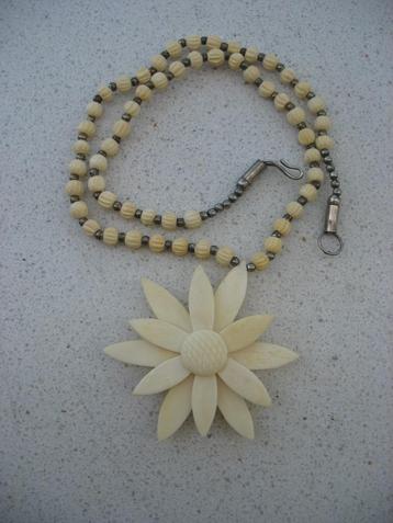 Ketting+Hanger Zonnebloem Ivoorkleur +Zilverklr. Kralen Vin beschikbaar voor biedingen