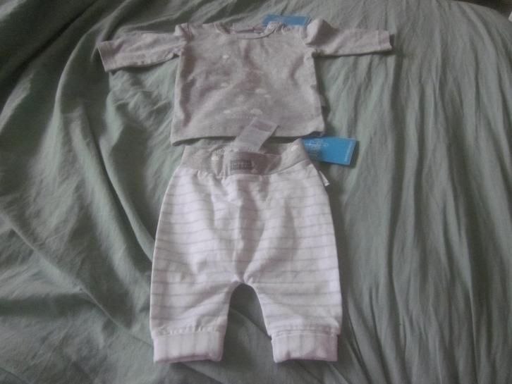Nw prematuur shirtje en broekje lichtgrijs/wit Feetje 44, Kinderen en Baby's, Babykleding | Prematuur, Nieuw, Setje, Jongetje