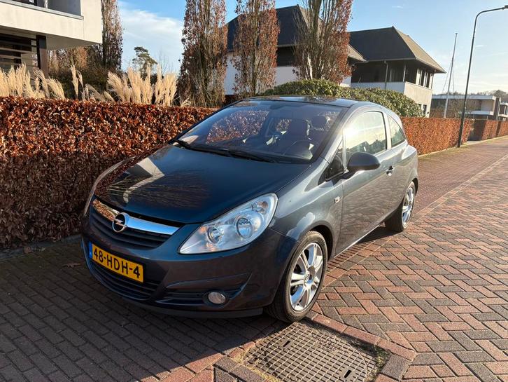 Opel Corsa 1.4 16V NAP *parkeersensoren*, Auto's, Opel, Particulier, Corsa, Airbags, Airconditioning, Boordcomputer, Centrale vergrendeling