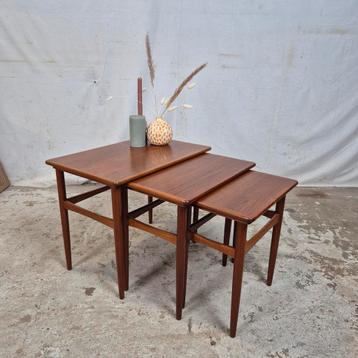 Vintage jaren 60 Deense Mimiset, Nesting tables, salontafels beschikbaar voor biedingen