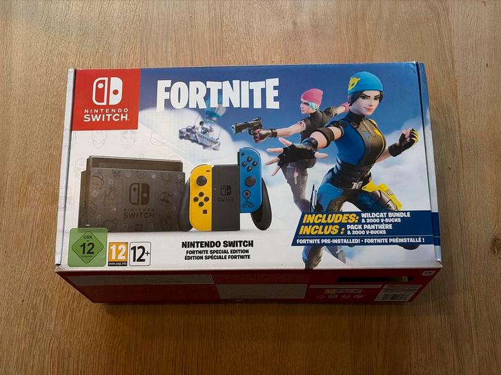 Nintendo Switch Fortnite Editie, Spelcomputers en Games, Spelcomputers | Nintendo Switch, Gebruikt, Switch Original, Met 2 controllers