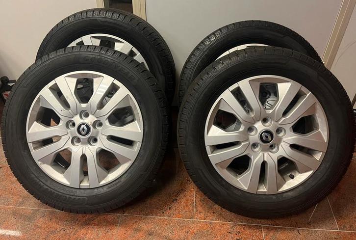17" Nieuwe Originele Renault Trafic Goodyear Zomerset, Auto-onderdelen, Banden en Velgen, Banden en Velgen, Zomerbanden, 17 inch