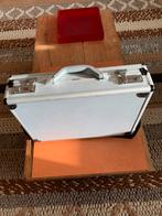 Prachtig aluminium attachékoffertje, draagband en cijferslot, Nieuw, Minder dan 50 cm, Ophalen of Verzenden, Metaal
