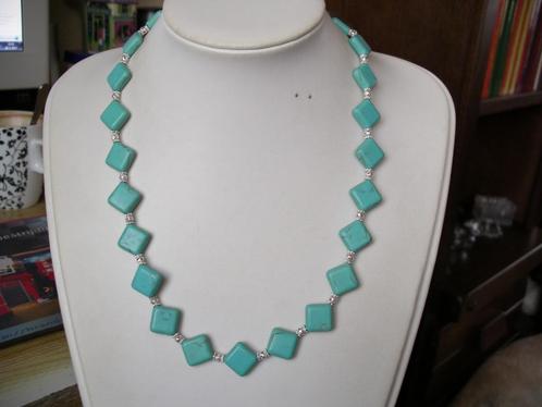 Een mooie Turquoise Howliet edelstenen ketting, Sieraden, Tassen en Uiterlijk, Antieke sieraden, Ketting, Overige materialen, Met edelsteen