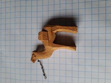 Houten kameel voor bij de kerststal  beschikbaar voor biedingen