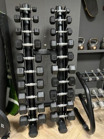 Luxe dumbell toren met hexa gewichten sets. 1 tot 10 kilo beschikbaar voor biedingen