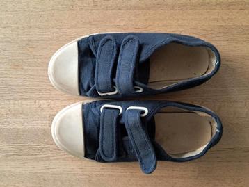 Gymschoenen maat 29/30 blauw beschikbaar voor biedingen