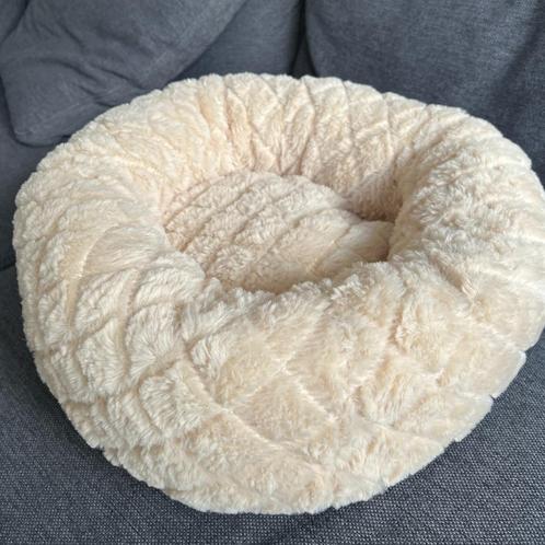 Kattenmandje creme/beige, Dieren en Toebehoren, Kattenmanden, Zo goed als nieuw, Ophalen of Verzenden