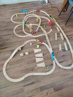 Houten Treinbaan - 80 Delen, 10 Treintjes, Kinderen en Baby's, Speelgoed | Houten speelgoed, Ophalen of Verzenden, Gebruikt