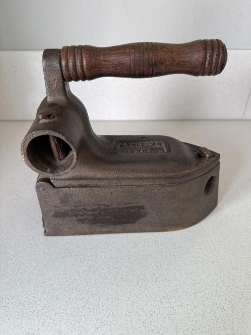 Antieke Strijkbout – Authentiek en Decoratief Verzamelobject, Antiek en Kunst, Antiek | Gereedschap en Instrumenten, Ophalen