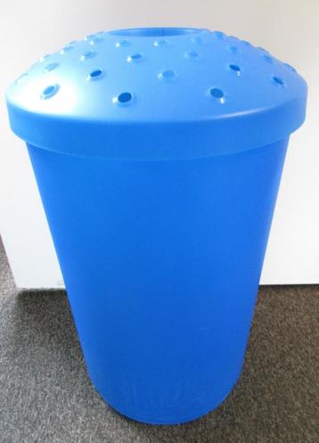 blauwe Curver wasmand - 50 liter - 60 cm hoog beschikbaar voor biedingen