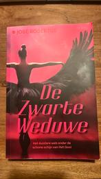 De Zwarte Weduwe - José Robertus (met extra pagina's), Boeken, Ophalen of Verzenden, Gelezen, Nederland
