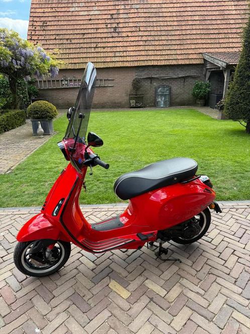 Vespa Scooter Sprint Piaggio Rood 2021, Fietsen en Brommers, Scooters | Vespa, Zo goed als nieuw, Vespa S, Maximaal 25 km/u, Benzine