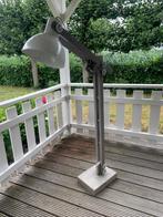 Industriële vloerlamp – Uniek design met verstelbare arm, Ophalen of Verzenden, Zo goed als nieuw, Industrieël, 150 tot 200 cm