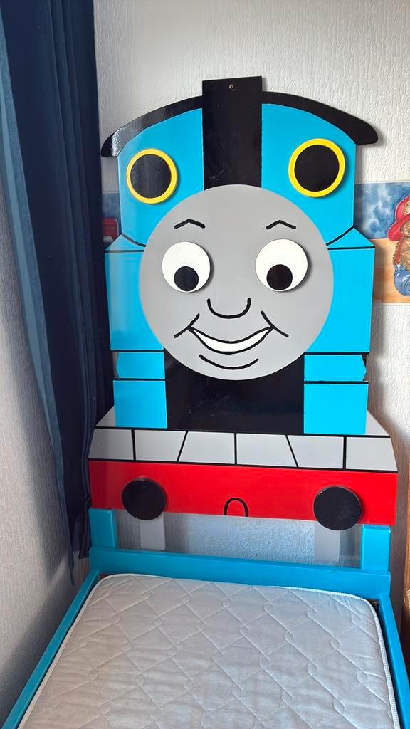 Thomas de trein houten kinder bed ledikant, Kinderen en Baby's, Kinderkamer | Bedden, Gebruikt, 180 cm of meer, 70 tot 85 cm, Matras