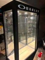 Oakley Vitrinekast - Verzamelaarsitem-, Huis en Inrichting, Ophalen, 50 tot 100 cm, Glas, 150 tot 200 cm