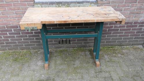 Industrieel werkbankje of sidetable, Huis en Inrichting, Tafels | Sidetables, Gebruikt, 25 tot 50 cm, 100 tot 150 cm, Rechthoekig
