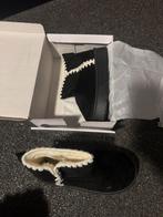 Nieuwe kinderboots met bont - maat 35, Kleding | Dames, Schoenen, Ophalen, Nieuw, Zwart, Snowboots