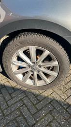VW Passat Winterbanden 215/55 R17, Auto-onderdelen, Banden en Velgen, Ophalen, Gebruikt, 16 inch, Banden en Velgen