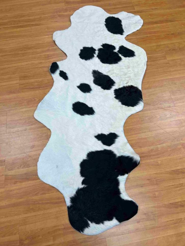 Koeienhuid koeienvacht koeienkleed zwart wit 205/85, Huis en Inrichting, Stoffering | Tapijten en Kleden, Gebruikt, 200 cm of meer