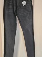 Mooie nieuwe zwarte Jeans met aan zijkant fluwelen bies M, Ophalen of Verzenden, Nieuw, Zwart