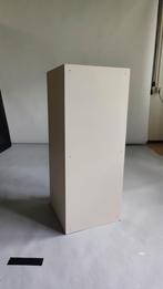 Licht beige poeder presentatie blok pilaar kolom zuil, Ophalen, Gebruikt