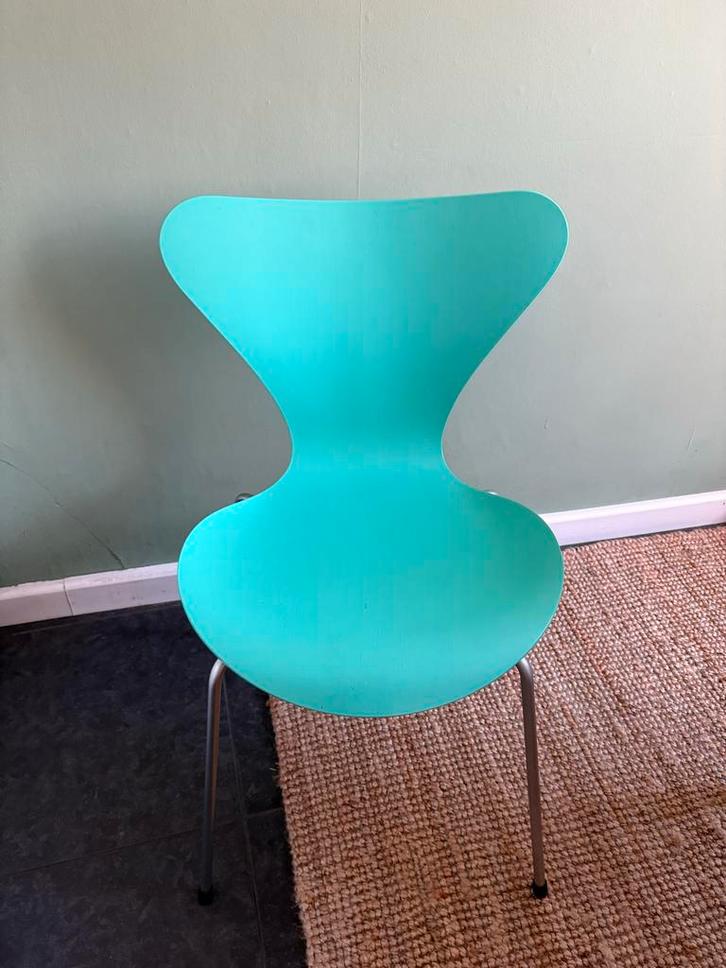 Vier Vlinderstoelen Series 7 Arne Jacobsen voor Fritz Hansen, Huis en Inrichting, Stoelen, Gebruikt, Vier, Hout, Metaal, Overige kleuren