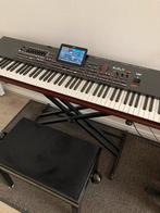 Korg pa 4x oriental 76 toetsen, Muziek en Instrumenten, Ophalen, Met standaard